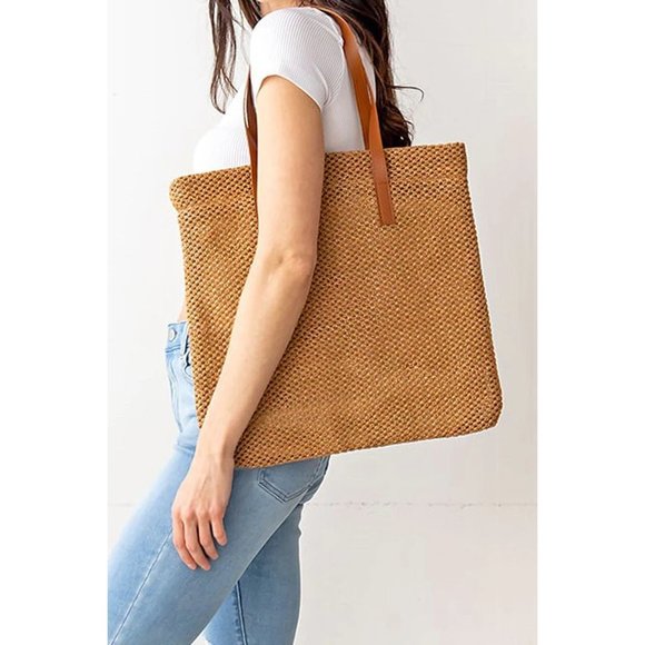 Be Clever Handbags - Tote Bag. Natural Tan Color Straw. Faux Leather Straps/Handles. NWT.
